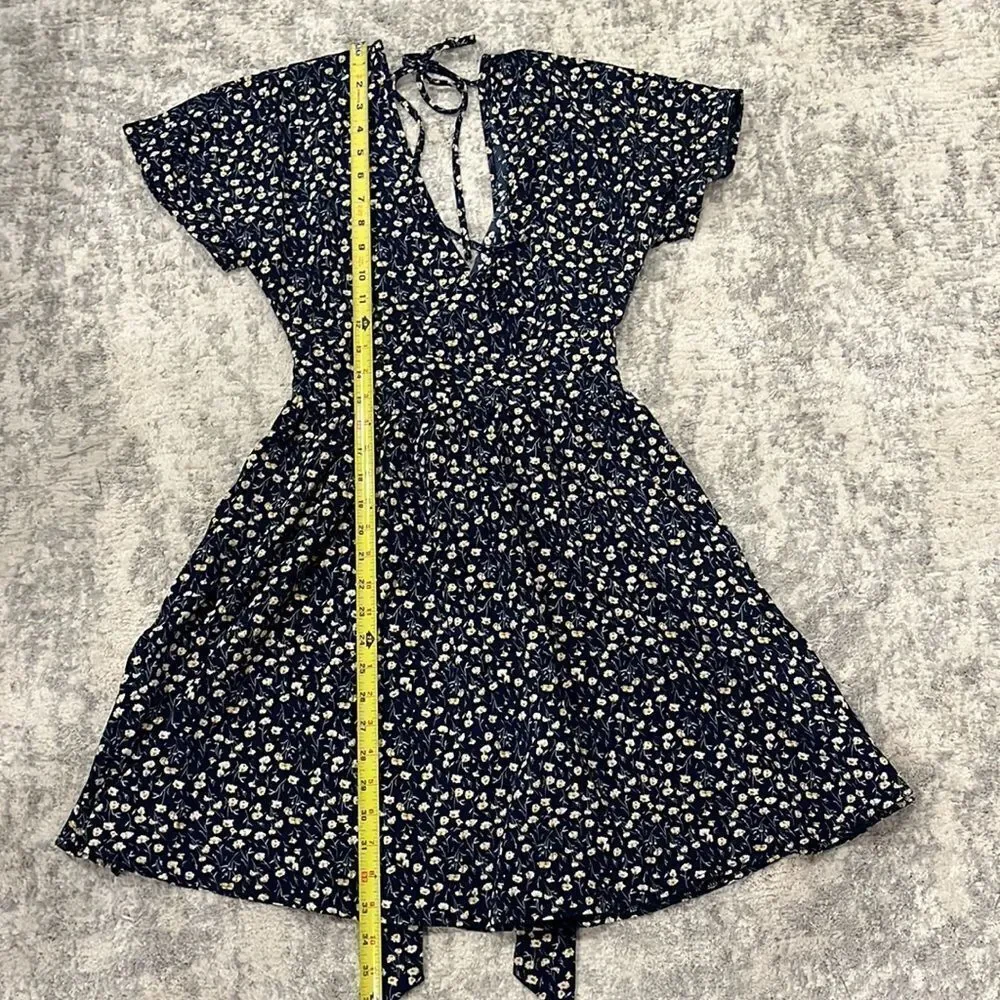 Backless Floral Print Dress - Picture 5 of 8